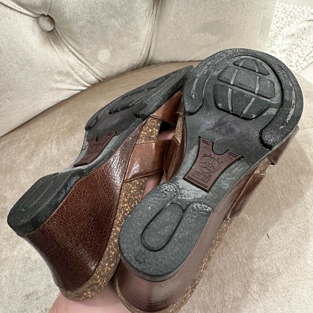 Ariat Ember Women’s 8 Brown Leather Slip On Open Toe Wedge Sandals 20903 New - Picture 5 of 5